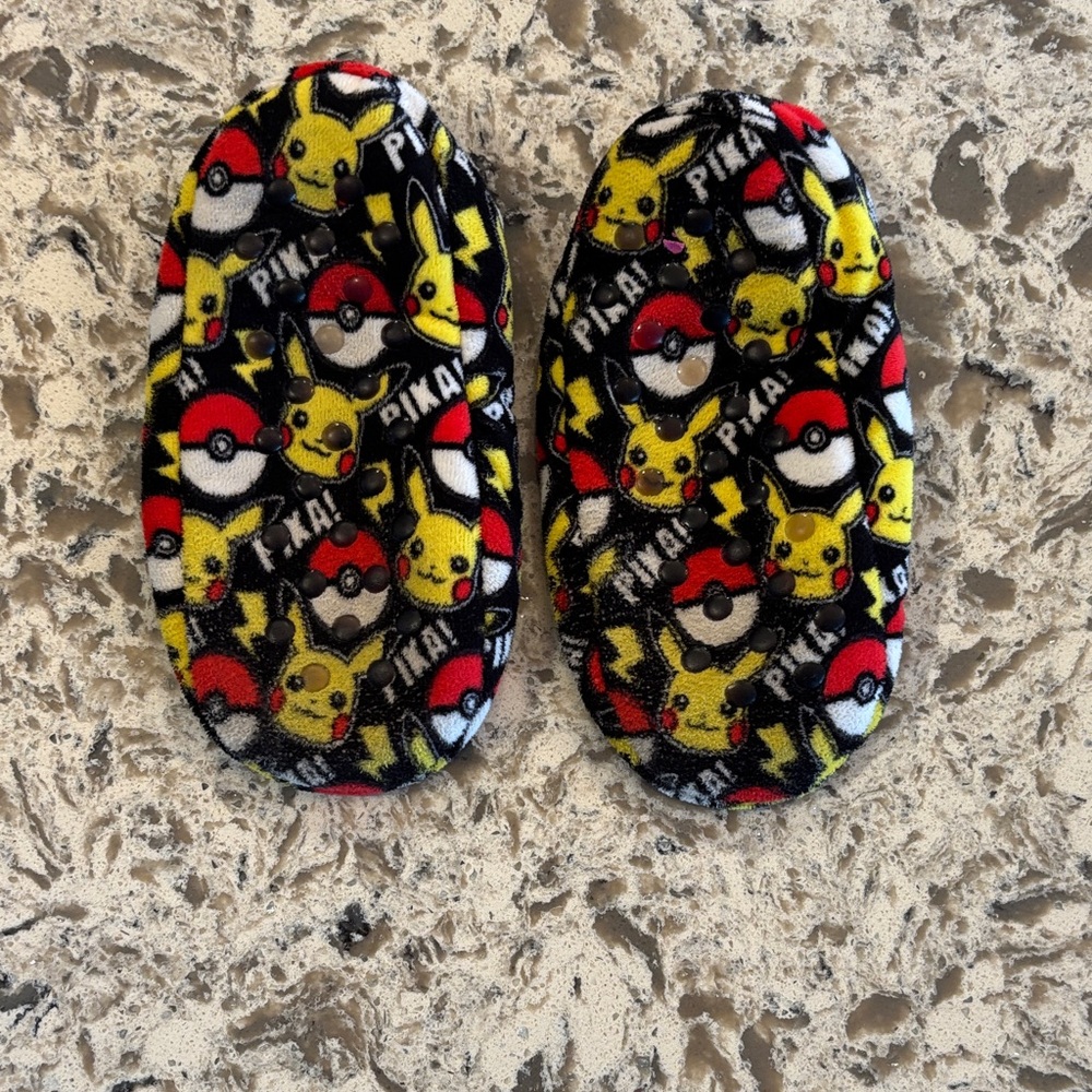 Pokemon Apparel Set - Picture 5 of 14
